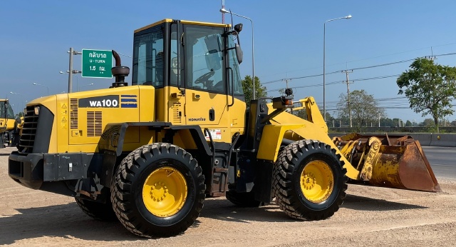 ขายรถตักล้อยาง KOMATSU WA100-5 นำเข้าจากญี่ปุ่น พร้อมใช้ มีVDOการทำงานครับ ขายรถตักล้อยาง KOMATSU WA100-5 นำเข้าจากญี่ปุ่น พร้อมใช้ มีVDOการทำงานครับ