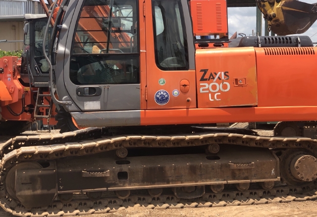 ขายรถขุด HITACHI ZX200LC แม่เหล็ก นำเข้าจากญี่ปุ่น สภาพสวยพร้อมใช้ มีVDOการทำงานครับ