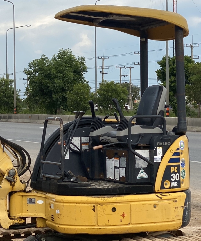 ขายรถขุด KOMATSU PC30MR-2 นำเข้าจากญี่ปุ่น สภาพสวยพร้อมใช้ มีVDOการทำงานครับ ขายรถขุด KOMATSU PC30MR-2 นำเข้าจากญี่ปุ่น สภาพสวยพร้อมใช้ มีVDOการทำงานครับ