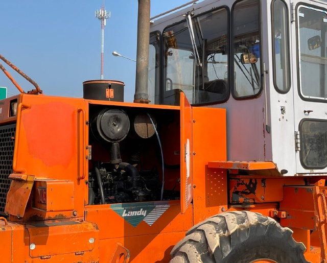 ขายรถตักล้อยาง HITACHI LX100-2C เทียบเท่า WA200-3 นำเข้าจากญี่ปุ่น พร้อมใช้ มีVDOการทำงานครับ