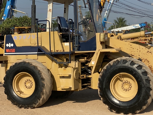 ขายรถตักล้อยาง KOMATSU WA150-1 นำเข้าจากญี่ปุ่น สภาพสวยพร้อมใช้ มีVDOการทำงานครับ