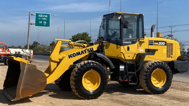 ขายรถตักล้อยาง KOMATSU WA200-7 ปี 2014 นำเข้าจากญี่ปุ่น สภาพสวยพร้อมใช้ มีVDOการทำงานครับ