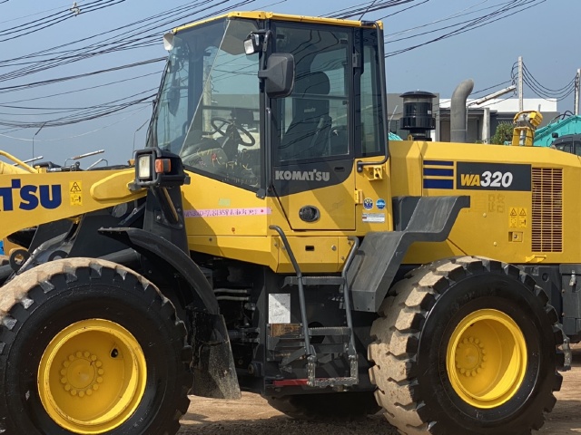 ขายรถตักล้อยาง KOMATSU WA320-7 ปี 2017 แขนยาวพิเศษ1 นำเข้าจากญี่ปุ่น สภาพสวยพร้อมใช้ มีVDOการทำงานคร