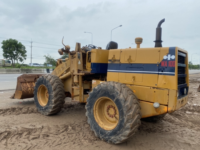 ขายรถตักล้อยาง KOMATSU 510 กรองเดี่ยว นำเข้าจากญี่ปุ่น สภาพสวยพร้อมใช้ มีVDOการทำงานครับ ขายรถตักล้อยาง KOMATSU 510 กรองเดี่ยว นำเข้าจากญี่ปุ่น สภาพสวยพร้อมใช้ มีVDOการทำงานครับ