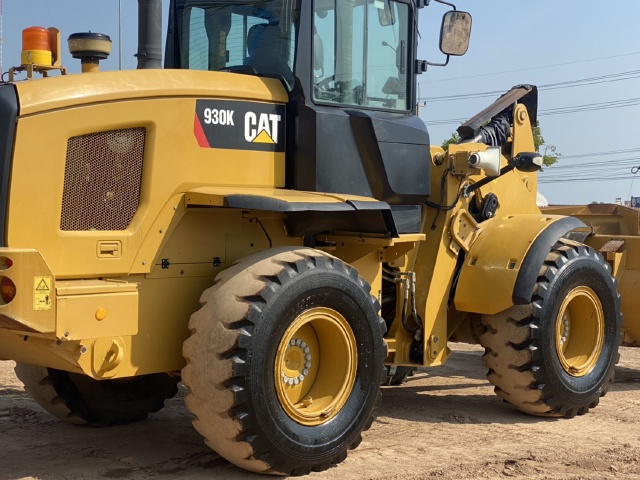 ขายรถตักล้อยาง CAT 930K (เทียบเท่า WA270-7) ปี 2014 นำเข้าจากญี่ปุ่น สภาพพร้อมใช้ มีVDOการทำงานครับ ขายรถตักล้อยาง CAT 930K (เทียบเท่า WA270-7) ปี 2014 นำเข้าจากญี่ปุ่น สภาพพร้อมใช้ มีVDOการทำงานครับ