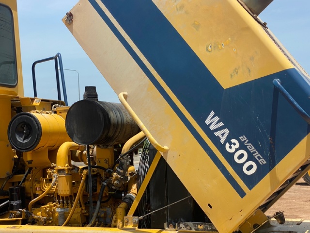 ขายรถตักล้อยาง KOMATSU WA300-1 นำเข้าจากญี่ปุ่น พร้อมใช้ มีVDOการทำงานครับ