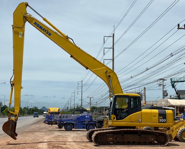 ขายรถขุด KOMATSU PC200LC-7 อาร์มยาวพิเศษ 15 เมตร นำเข้าจากญี่ปุ่น สภาพสวยพร้อมใช้ มีVDOการทำงานครับ