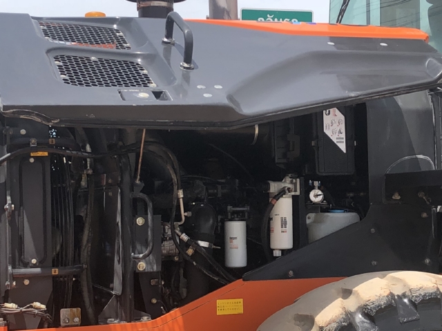 ขายรถตักล้อยาง HITACHI ZW180-5B (เทียบเท่า WA320-7) ปี 2015 นำเข้าจากญี่ปุ่น สภาพสวยพร้อมใช้ มีVDOกา