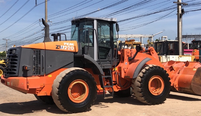 ขายรถตักล้อยาง HITACHI ZW220 นำเข้าจากญี่ปุ่น สภาพสวยพร้อมใช้ มีVDOการทำงานครับ ขายรถตักล้อยาง HITACHI ZW220 นำเข้าจากญี่ปุ่น สภาพสวยพร้อมใช้ มีVDOการทำงานครับ