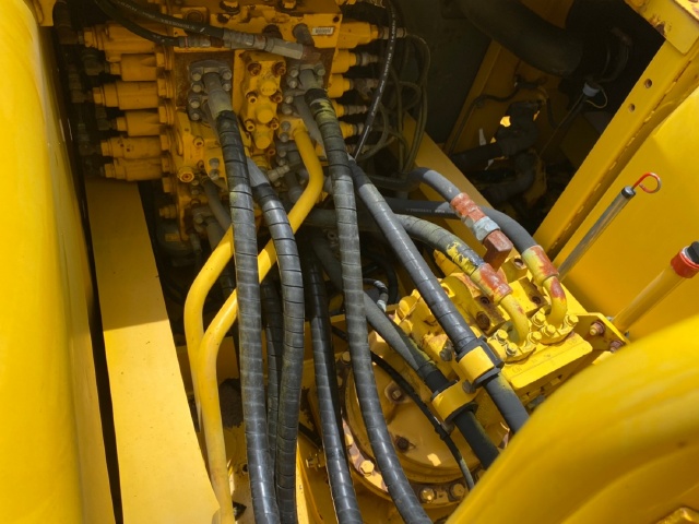 ขายรถขุด KOMATSU PC200LC-7 อาร์มยาวพิเศษ 15 เมตร นำเข้าจากญี่ปุ่น สภาพสวยพร้อมใช้ มีVDOการทำงานครับ