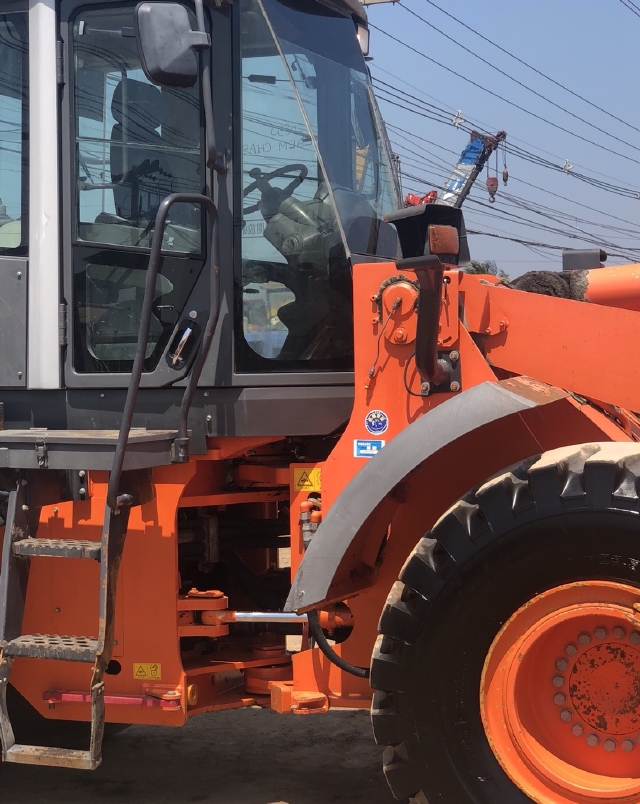 ขายรถตักล้อยาง HITACHI ZW250 (เทียบเท่า WA430-6) นำเข้าจากญี่ปุ่น สภาพสวยพร้อมใช้ มีVDOการทำงานครับ