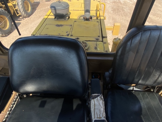 ขายรถตักล้อยาง CAT 926Z นำเข้าจากญี่ปุ่น สภาพสวยพร้อมใช้ มีVDOการทำงานครับ