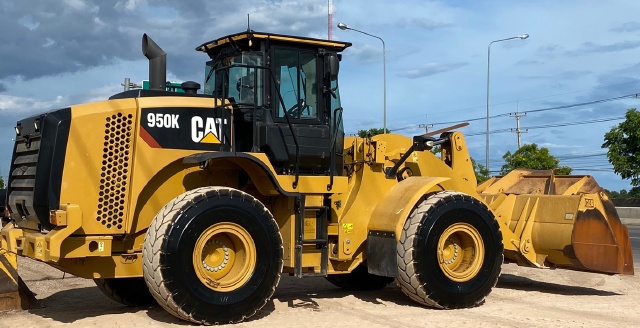 ขายรถตักล้อยาง CAT 950K ปี 2016 นำเข้าจากญี่ปุ่น สภาพสวยพร้อมใช้ มีVDOการทำงานครับ ขายรถตักล้อยาง CAT 950K ปี 2016 นำเข้าจากญี่ปุ่น สภาพสวยพร้อมใช้ มีVDOการทำงานครับ