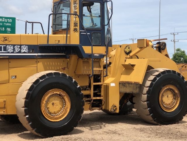 ขายรถตักล้อยาง KOMATSU WA500-1 นำเข้าจากญี่ปุ่น สภาพสวยพร้อมใช้