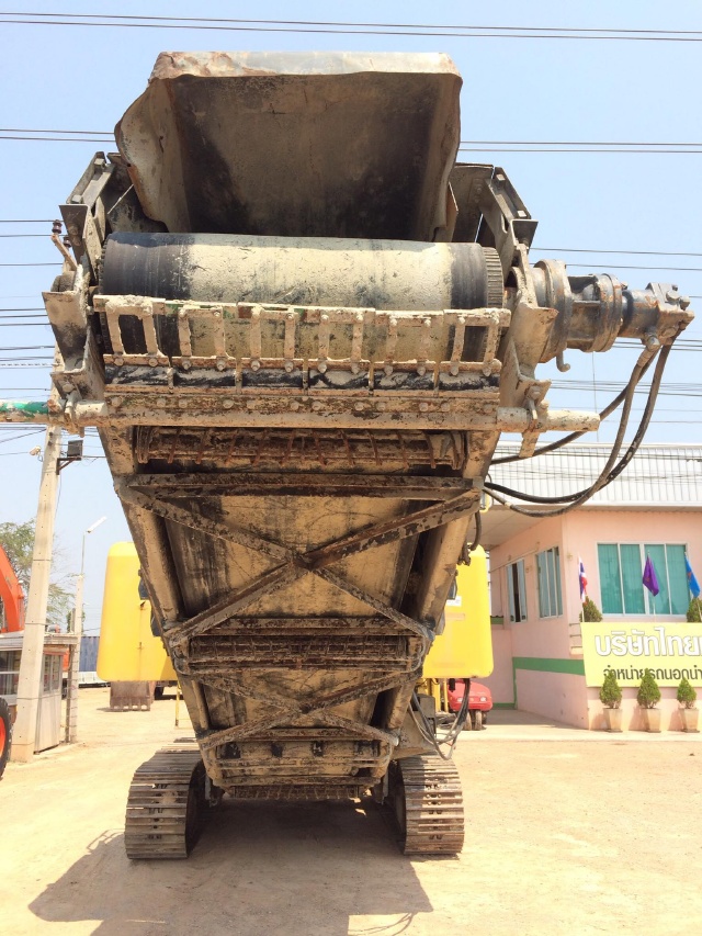 ขายรถปรับสภาพดิน KOMATSU BZ200-1 นำเข้าเองจากญี่ปุ่น สภาพสวยพร้อมใช้
