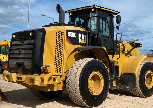 ขายรถตักล้อยาง CAT 950K ปี 2016 นำเข้าจากญี่ปุ่น สภาพสวยพร้อมใช้ มีVDOการทำงานครับ