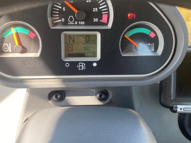 ขายรถตักล้อยาง CAT 930K (เทียบเท่า WA270-7) ปี 2014 นำเข้าจากญี่ปุ่น สภาพพร้อมใช้ มีVDOการทำงานครับ ขายรถตักล้อยาง CAT 930K (เทียบเท่า WA270-7) ปี 2014 นำเข้าจากญี่ปุ่น สภาพพร้อมใช้ มีVDOการทำงานครับ