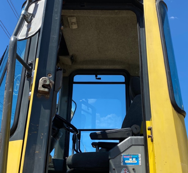 ขายรถตักล้อยาง KOMATSU WA300-3 นำเข้าจากญี่ปุ่น สภาพสวยพร้อมใช้ มีVDOการทำงานครับ ขายรถตักล้อยาง KOMATSU WA300-3 นำเข้าจากญี่ปุ่น สภาพสวยพร้อมใช้ มีVDOการทำงานครับ