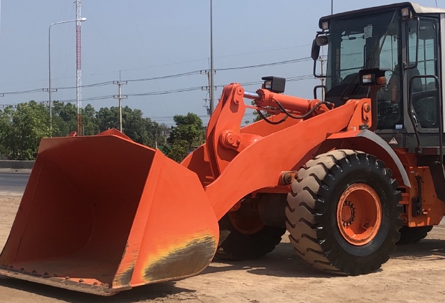 ขายรถตักล้อยาง HITACHI ZW180 (เทียบเท่า WA320-6) ปี 2012 แขนยาวพิเศษ นำเข้าจากญี่ปุ่น สภาพสวยพร้อมใช