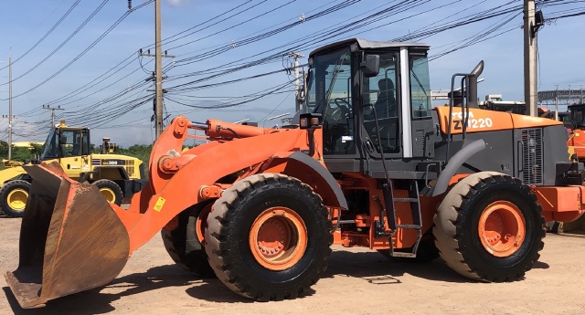 ขายรถตักล้อยาง HITACHI ZW220 นำเข้าจากญี่ปุ่น สภาพสวยพร้อมใช้ มีVDOการทำงานครับ ขายรถตักล้อยาง HITACHI ZW220 นำเข้าจากญี่ปุ่น สภาพสวยพร้อมใช้ มีVDOการทำงานครับ