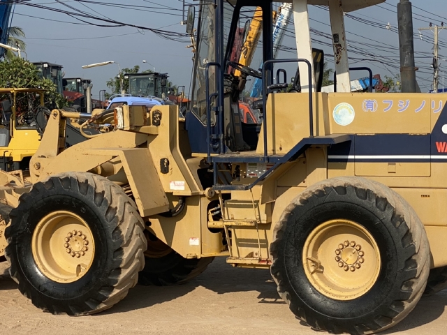 ขายรถตักล้อยาง KOMATSU WA150-1 นำเข้าจากญี่ปุ่น สภาพสวยพร้อมใช้ มีVDOการทำงานครับ