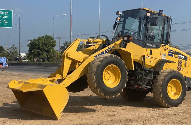 ขายรถตักล้อยาง KOMATSU WA100-7 ปี 2016 นำเข้าเองจากญี่ปุ่น สภาพสวยพร้อมใช้ มีVDOการทำงานครับ ขายรถตักล้อยาง KOMATSU WA100-7 ปี 2016 นำเข้าเองจากญี่ปุ่น สภาพสวยพร้อมใช้ มีVDOการทำงานครับ