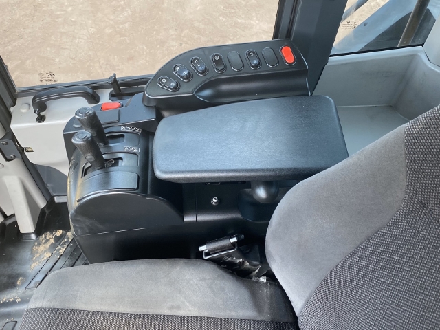 ขายรถตักล้อยาง KOMATSU WA470-7 ปี 2016 นำเข้าจากญี่ปุ่น สภาพสวยพร้อมใช้ มีVDOการทำงานครับ