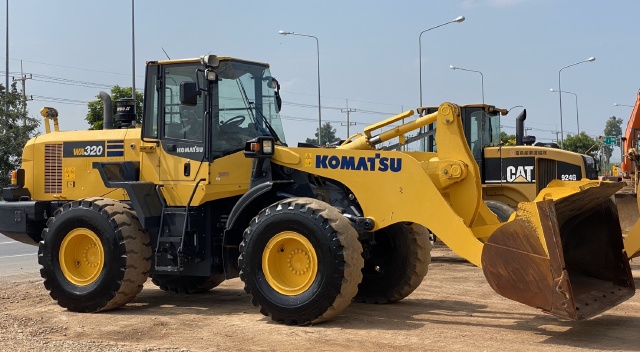 ขายรถตักล้อยาง KOMATSU WA320-7 ปี 2017 แขนยาวพิเศษ1 นำเข้าจากญี่ปุ่น สภาพสวยพร้อมใช้ มีVDOการทำงานคร ขายรถตักล้อยาง KOMATSU WA320-7 ปี 2017 แขนยาวพิเศษ1 นำเข้าจากญี่ปุ่น สภาพสวยพร้อมใช้ มีVDOการทำงานคร