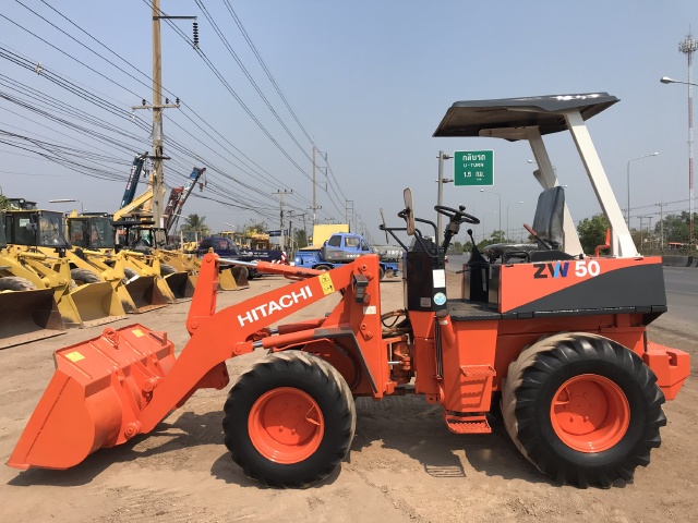 ขายรถตักล้อยาง HITACHI LX30 (เทียบเท่า WA50) นำเข้าจากญี่ปุ่น สภาพสวยพร้อมใช้ มีVDOการทำงานครับ