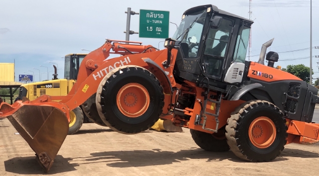 ขายรถตักล้อยาง HITACHI ZW180-5B (เทียบเท่า WA320-7) ปี 2015 นำเข้าจากญี่ปุ่น สภาพสวยพร้อมใช้ มีVDOกา