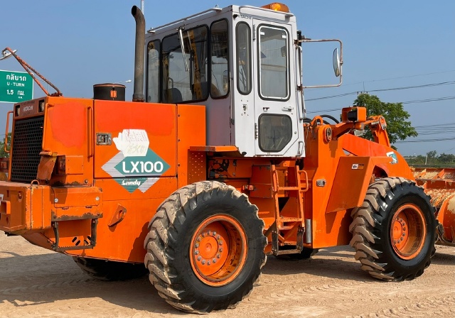 ขายรถตักล้อยาง HITACHI LX100-2C เทียบเท่า WA200-3 นำเข้าจากญี่ปุ่น พร้อมใช้ มีVDOการทำงานครับ