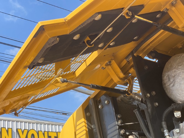 ขายรถตักล้อยาง KOMATSU WA100-7 ปี 2016 นำเข้าเองจากญี่ปุ่น สภาพสวยพร้อมใช้ มีVDOการทำงานครับ