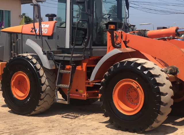 ขายรถตักล้อยาง HITACHI ZW250 (เทียบเท่า WA430-6) นำเข้าจากญี่ปุ่น สภาพสวยพร้อมใช้ มีVDOการทำงานครับ