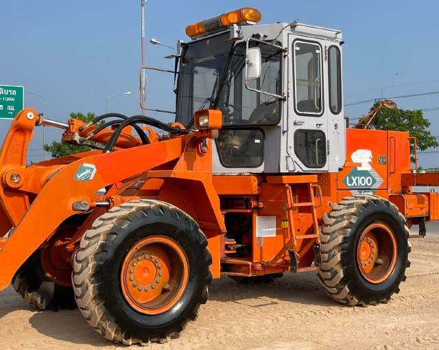 ขายรถตักล้อยาง HITACHI LX100-2C เทียบเท่า WA200-3 นำเข้าจากญี่ปุ่น พร้อมใช้ มีVDOการทำงานครับ