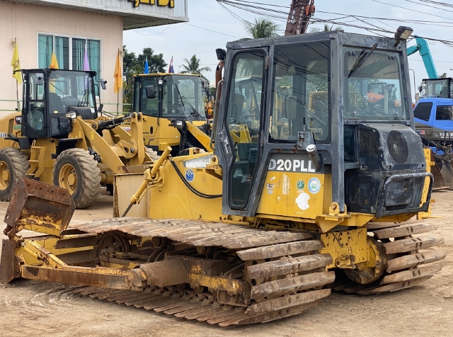 ขายรถดันดิน KOMATSU D20PLL-7E นำเข้าจากญี่ปุ่น สภาพสวยพร้อมใช้ มีVDOการทำงานครับ ขายรถดันดิน KOMATSU D20PLL-7E นำเข้าจากญี่ปุ่น สภาพสวยพร้อมใช้ มีVDOการทำงานครับ