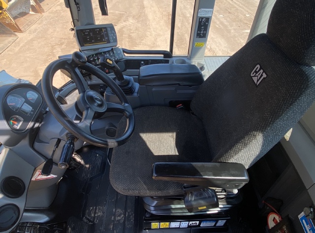 ขายรถตักล้อยาง CAT 930K (เทียบเท่า WA270-7) ปี 2014 นำเข้าจากญี่ปุ่น สภาพพร้อมใช้ มีVDOการทำงานครับ ขายรถตักล้อยาง CAT 930K (เทียบเท่า WA270-7) ปี 2014 นำเข้าจากญี่ปุ่น สภาพพร้อมใช้ มีVDOการทำงานครับ