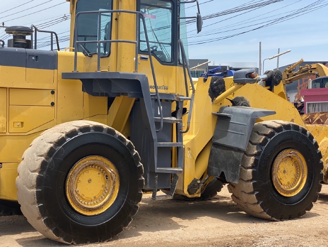 ขายรถตักล้อยาง KOMATSU WA500-3 นำเข้าจากญี่ปุ่น สภาพสวยพร้อมใช้ มีVDOการทำงานครับ