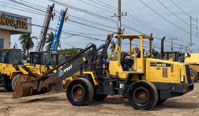 ขายรถตักล้อยาง KOMATSU WR12-6 (เทียบเท่า WA100-6) ปี 2014 นำเข้าจากญี่ปุ่น สภาพสวยพร้อมใช้ มีVDOการท ขายรถตักล้อยาง KOMATSU WR12-6 (เทียบเท่า WA100-6) ปี 2014 นำเข้าจากญี่ปุ่น สภาพสวยพร้อมใช้ มีVDOการท