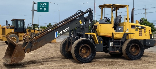 ขายรถตักล้อยาง KOMATSU WR12-6 (เทียบเท่า WA100-6) ปี 2014 นำเข้าจากญี่ปุ่น สภาพสวยพร้อมใช้ มีVDOการท ขายรถตักล้อยาง KOMATSU WR12-6 (เทียบเท่า WA100-6) ปี 2014 นำเข้าจากญี่ปุ่น สภาพสวยพร้อมใช้ มีVDOการท