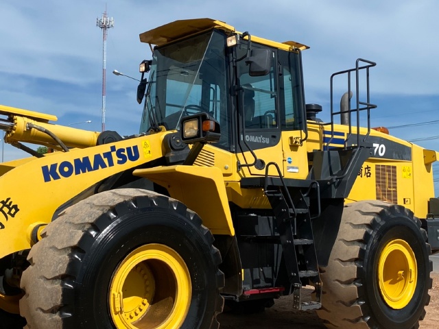 ขายรถตักล้อยาง KOMATSU WA470-7 ปี 2015 นำเข้าจากญี่ปุ่น สภาพสวยพร้อมใช้ มีVDOการทำงานครับ