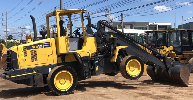 ขายรถตักล้อยาง KOMATSU WR12-6 (เทียบเท่า WA100-6) ปี 2011 นำเข้าจากญี่ปุ่น สภาพสวยพร้อมใช้ มีVDOการท