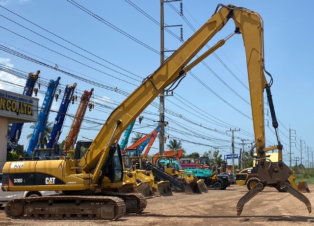 ขายรถขุด CAT 320D ปี 2010 หัวคีบไม้ นำเข้าจากญี่ปุ่น พร้อมใช้ มีVDOการทำงานครับ