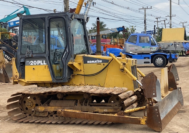 ขายรถดันดิน KOMATSU D20PLL-7E นำเข้าจากญี่ปุ่น สภาพสวยพร้อมใช้ มีVDOการทำงานครับ ขายรถดันดิน KOMATSU D20PLL-7E นำเข้าจากญี่ปุ่น สภาพสวยพร้อมใช้ มีVDOการทำงานครับ