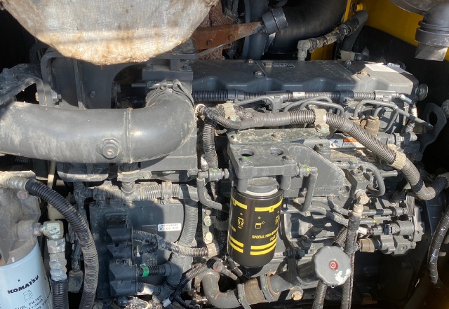 ขายรถตักล้อยาง KOMATSU WA380-6 ปี 2013 นำเข้าจากญี่ปุ่น พร้อมใช้ มีVDOการทำงานครับ