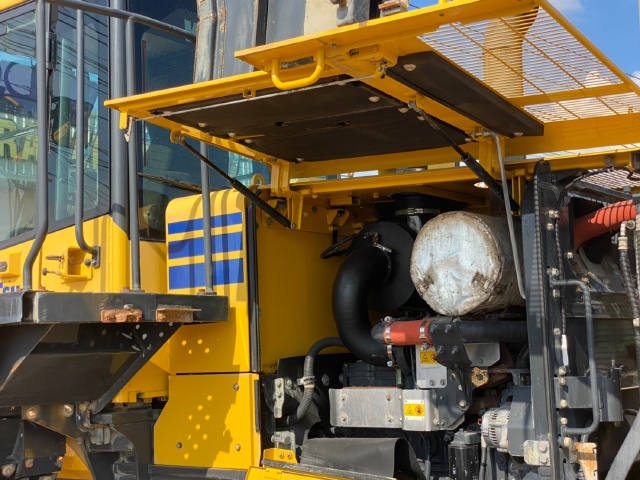 ขายรถตักล้อยาง KOMATSU WA380-6 ปี 2013 นำเข้าจากญี่ปุ่น พร้อมใช้ มีVDOการทำงานครับ