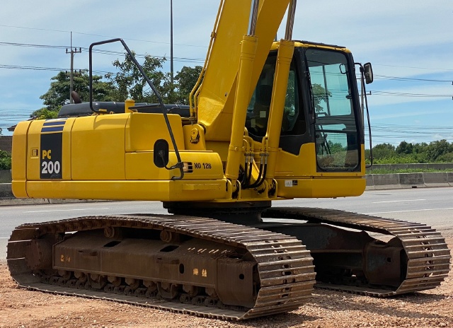 ขายรถขุด KOMATSU PC200LC-7 อาร์มยาวพิเศษ 15 เมตร นำเข้าจากญี่ปุ่น สภาพสวยพร้อมใช้ มีVDOการทำงานครับ