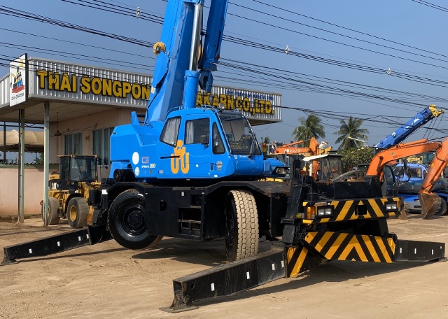 ขายรถเครน TADANO TR350M-3 (ขนาด 35 ตัน) ปี 1998 นำเข้าจากญี่ปุ่น สภาพสวยพร้อมใช้ มีVDOการทำงานครับ ขายรถเครน TADANO TR350M-3 (ขนาด 35 ตัน) ปี 1998 นำเข้าจากญี่ปุ่น สภาพสวยพร้อมใช้ มีVDOการทำงานครับ