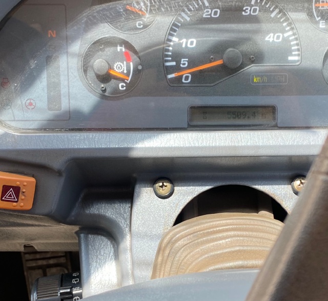 ขายรถตักล้อยาง KOMATSU WA100-5 นำเข้าจากญี่ปุ่น สภาพสวยพร้อมใช้ มีVDOการทำงานครับ