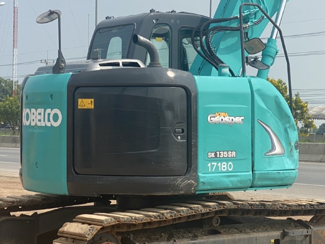 ขายรถขุด KOBELCO SK135SR-2 YY06 ปี 2011 นำเข้าจากญี่ปุ่น สภาพสวยพร้อมใช้ มีVDOการทำงานครับ