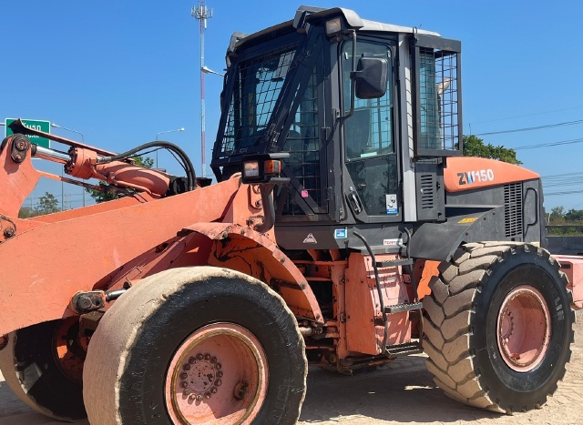 ขายรถตักล้อยาง HITACHI ZW150 นำเข้าจากญี่ปุ่น พร้อมใช้ มีVDOการทำงานครับ